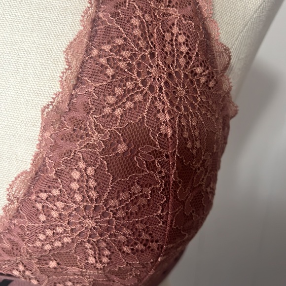 Pink lace Bralette - Picture 3 of 3